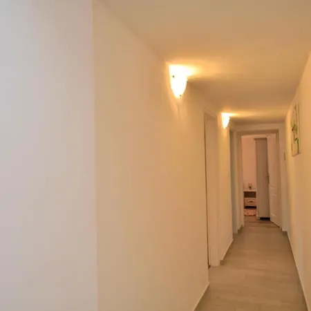 House Carlo